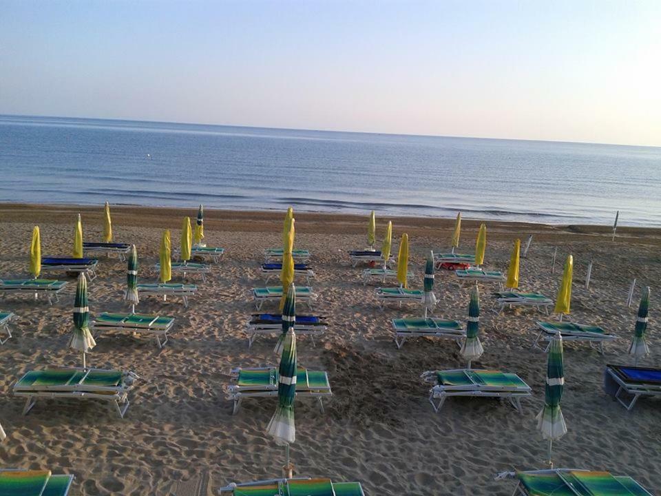 Hotel Centro Turistico La Perla Del Gargano Foce Varano Exterior foto
